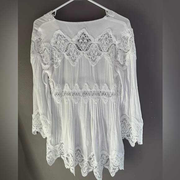 White lace detail blouse - Picture 2 of 3